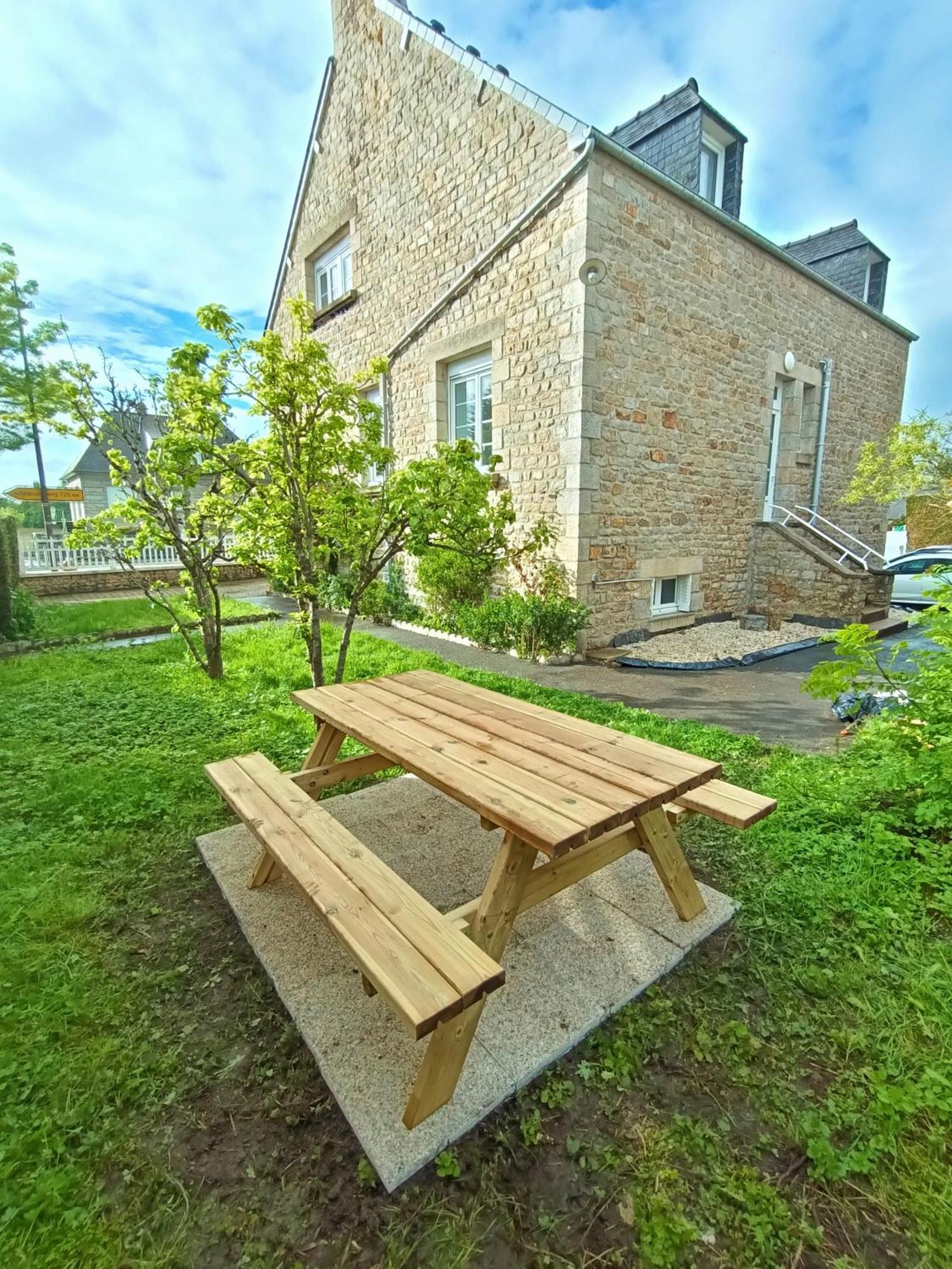 Loft British Au Pied Du Mont ! Pontorson Exterior foto